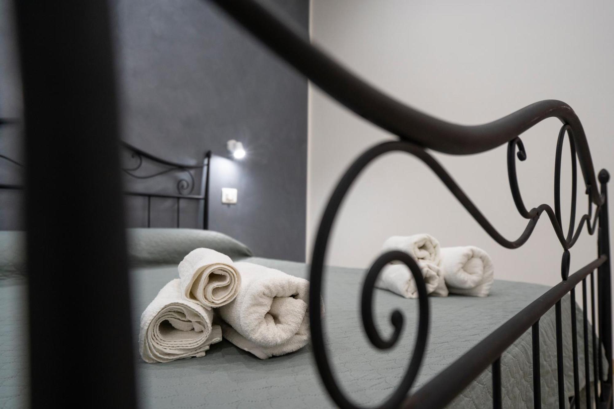 Saverio'S Apartment Тропея Экстерьер фото