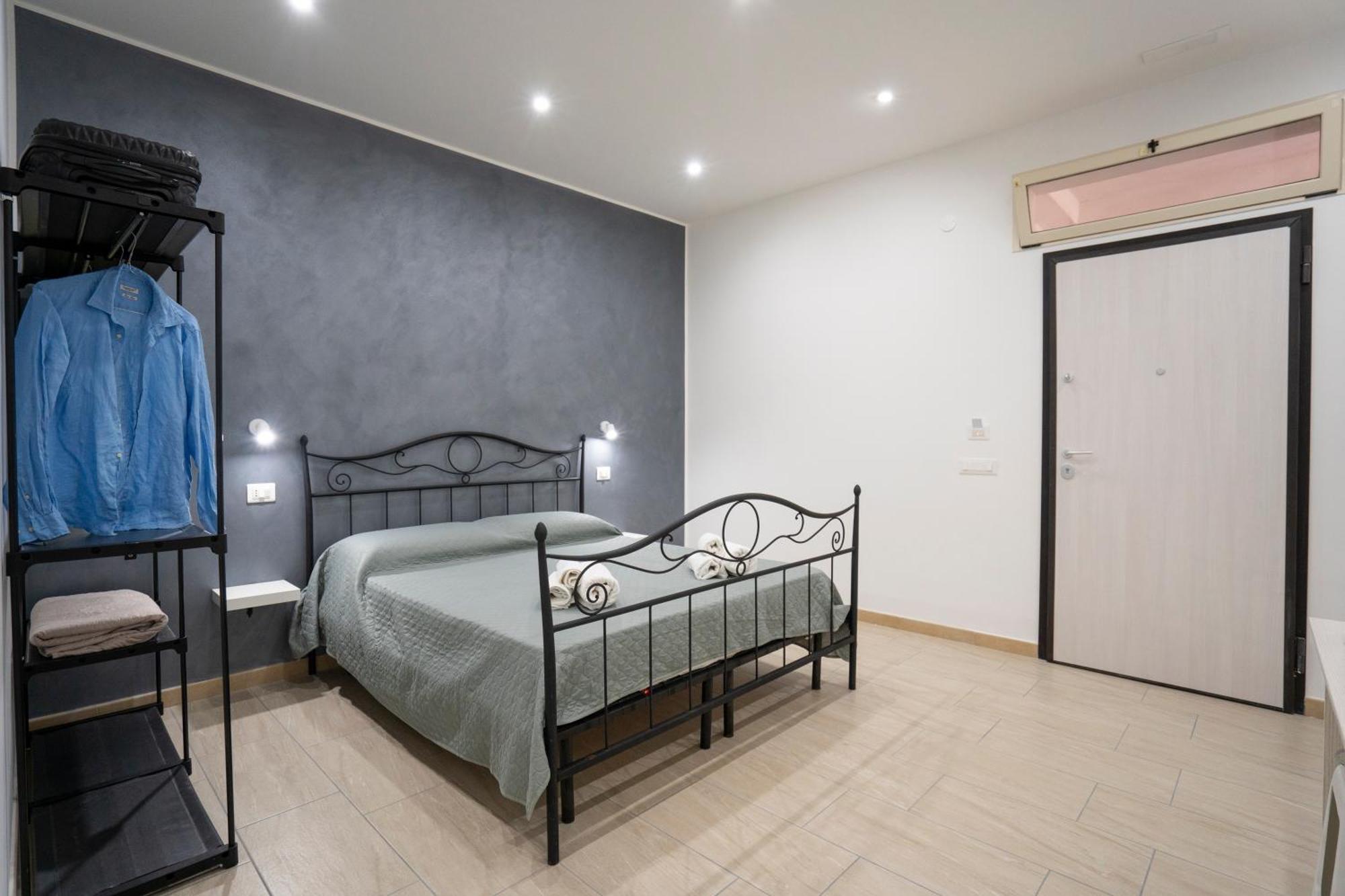 Saverio'S Apartment Тропея Экстерьер фото