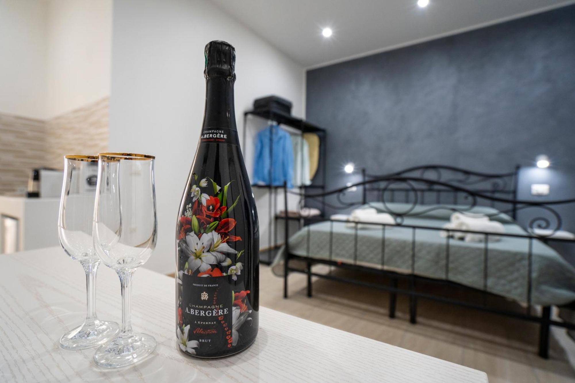 Saverio'S Apartment Тропея Экстерьер фото
